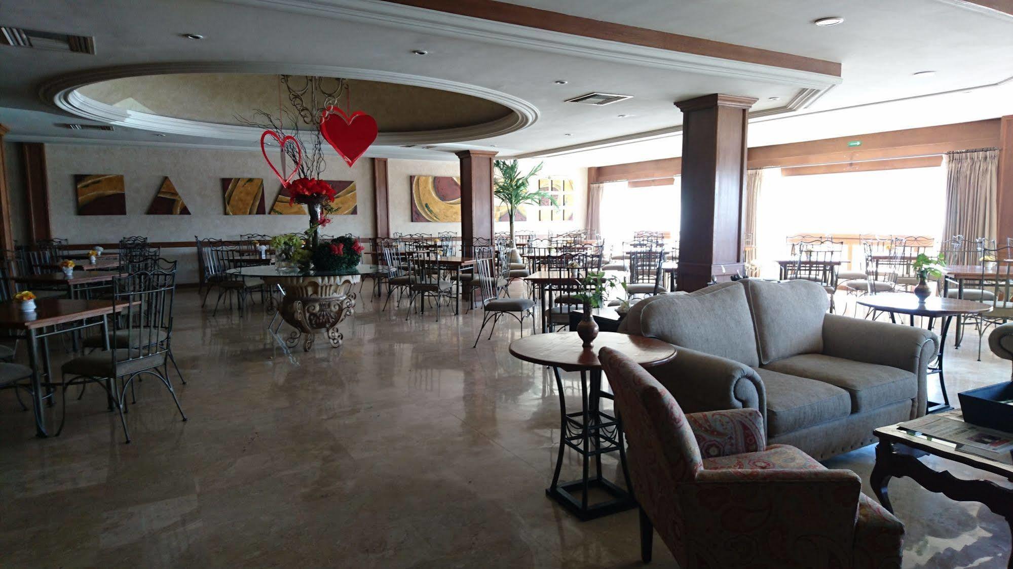 Hotel Fresno Galerias Torreón